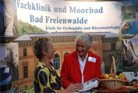 Frau Raupach am Stand Bad Freienwalde