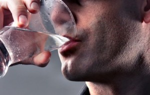 Hat George Clooney wirklich Bong-Wasser getrunken? © olly - Fotolia.com