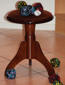 Spielfeld auf dem Hocker  @Septimago