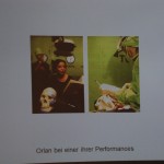 Die "Schönheits-Aktions-Künstlerin" Orlan bei einer ihrer Performances